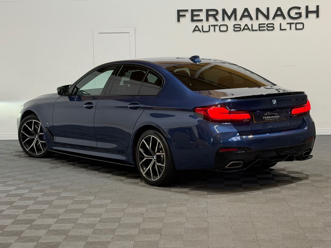 2022 BMW 5 SERIES 3.0 530d MHT M Sport Saloon 4dr Diesel Hybrid Steptronic xDrive Euro 6 (s/s - vehicle photo 3 for sale on PureCar
