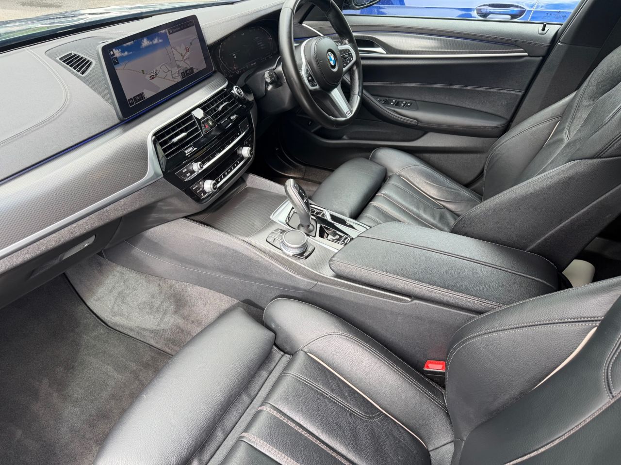 2022 BMW 5 SERIES 3.0 530d MHT M Sport Saloon 4dr Diesel Hybrid Steptronic xDrive Euro 6 (s/s - vehicle photo 11 for sale on PureCar