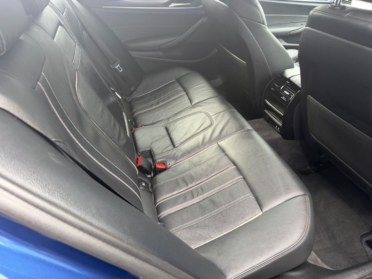 2022 BMW 5 SERIES 3.0 530d MHT M Sport Saloon 4dr Diesel Hybrid Steptronic xDrive Euro 6 (s/s - vehicle photo 12 for sale on PureCar