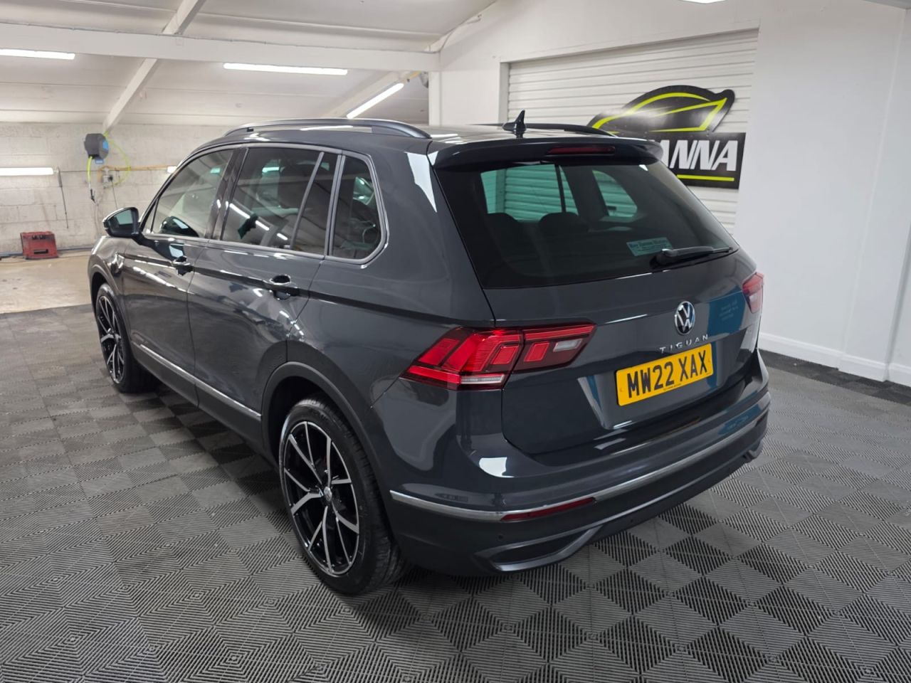 2022 VOLKSWAGEN TIGUAN 1.5 TSI Life SUV 5dr Petrol DSG Euro 6 (s/s) (150 ps) 1 Owner - Sensors ! - vehicle photo 3 for sale on PureCar