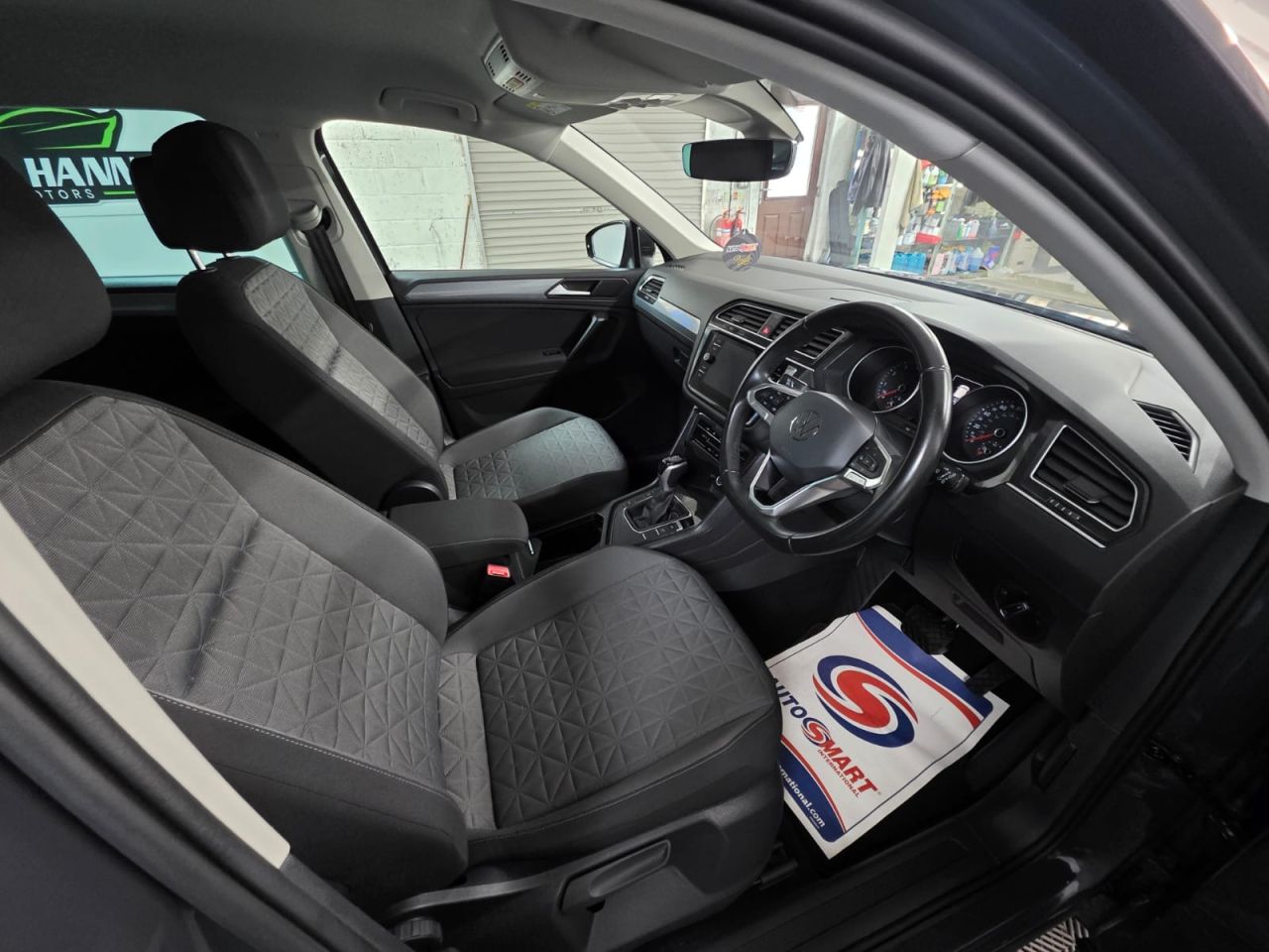 2022 VOLKSWAGEN TIGUAN 1.5 TSI Life SUV 5dr Petrol DSG Euro 6 (s/s) (150 ps) 1 Owner - Sensors ! - vehicle photo 16 for sale on PureCar