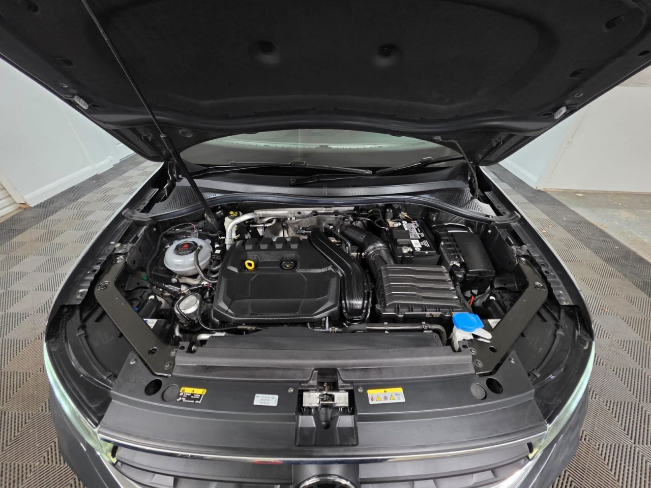 2022 VOLKSWAGEN TIGUAN 1.5 TSI Life SUV 5dr Petrol DSG Euro 6 (s/s) (150 ps) 1 Owner - Sensors ! - vehicle photo 24 for sale on PureCar