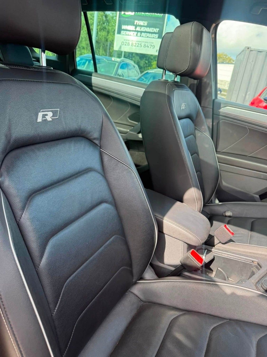 2019 VOLKSWAGEN TIGUAN 2.0 TDI R-Line Tech SUV 5dr Diesel DSG 4Motion Euro 6 (s/s) (190 ps) - vehicle photo 8 for sale on PureCar