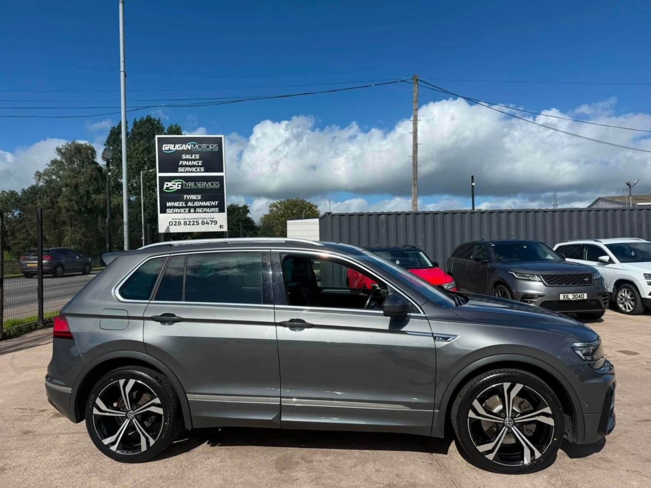 2019 VOLKSWAGEN TIGUAN 2.0 TDI R-Line Tech SUV 5dr Diesel DSG 4Motion Euro 6 (s/s) (190 ps) - vehicle photo 2 for sale on PureCar
