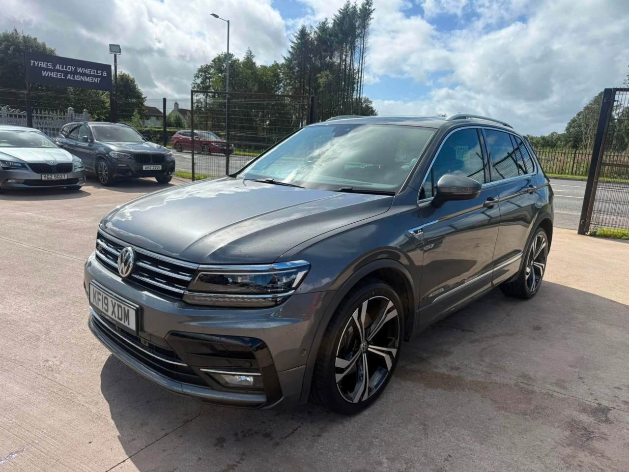 2019 VOLKSWAGEN TIGUAN 2.0 TDI R-Line Tech SUV 5dr Diesel DSG 4Motion Euro 6 (s/s) (190 ps) - vehicle photo 6 for sale on PureCar