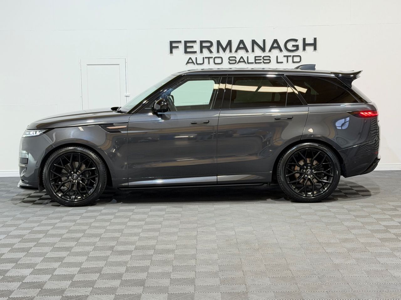 2024 LAND ROVER RANGE ROVER SPORT 3.0 D300 MHEV Dynamic SE SUV 5dr Diesel Auto 4WD Euro 6 (s/s) (300 ps) Pano - vehicle photo 5 for sale on PureCar