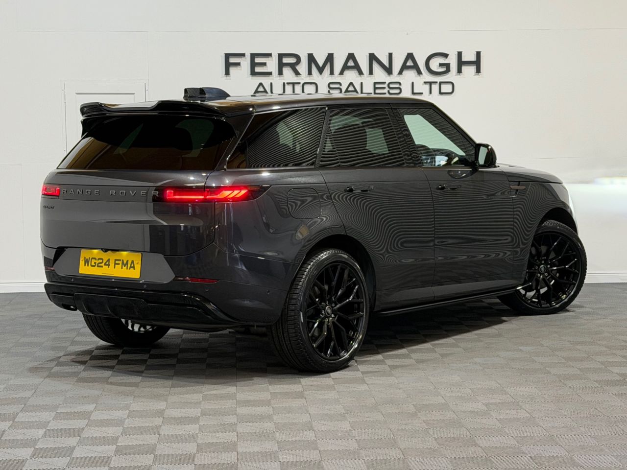 2024 LAND ROVER RANGE ROVER SPORT 3.0 D300 MHEV Dynamic SE SUV 5dr Diesel Auto 4WD Euro 6 (s/s) (300 ps) Pano - vehicle photo 6 for sale on PureCar
