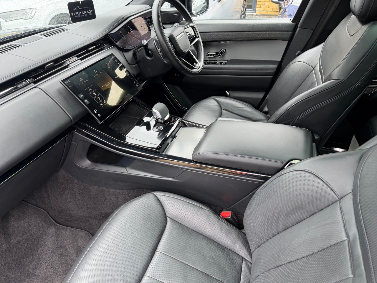 2024 LAND ROVER RANGE ROVER SPORT 3.0 D300 MHEV Dynamic SE SUV 5dr Diesel Auto 4WD Euro 6 (s/s) (300 ps) Pano - vehicle photo 10 for sale on PureCar