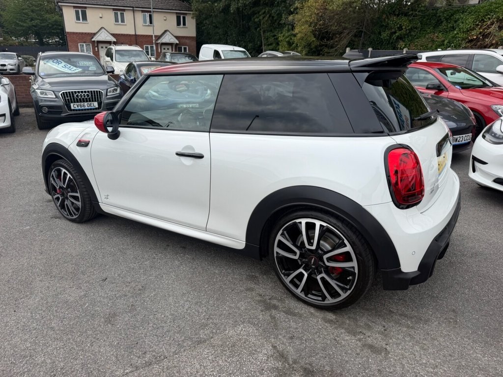 2023 MINI Hatch — image 17