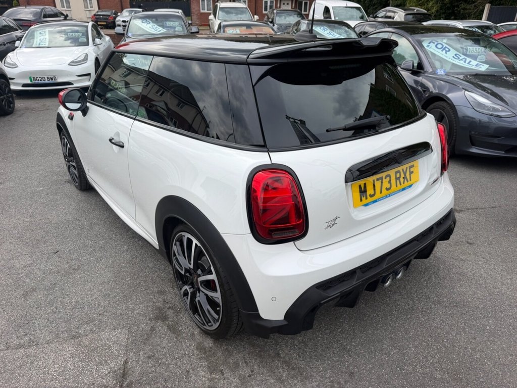 2023 MINI Hatch — image 11