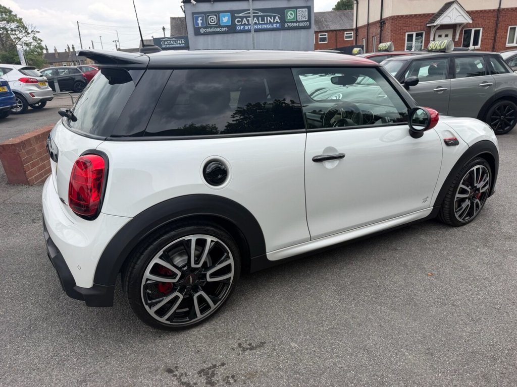 2023 MINI Hatch — image 30