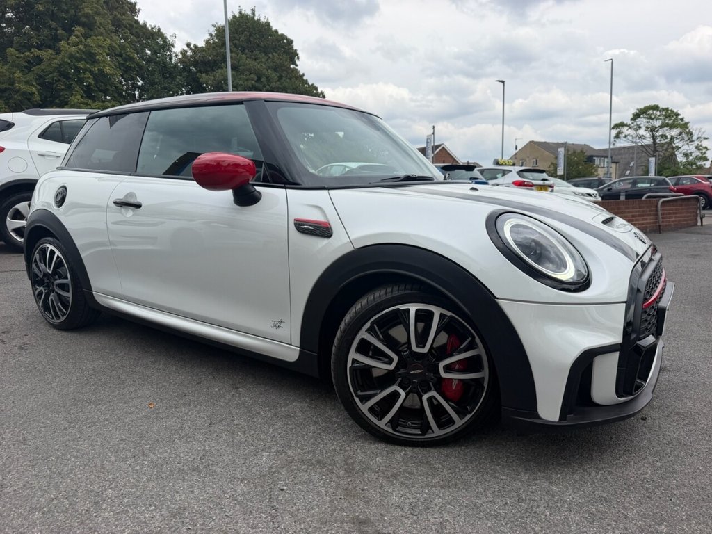 2023 MINI Hatch — image 31