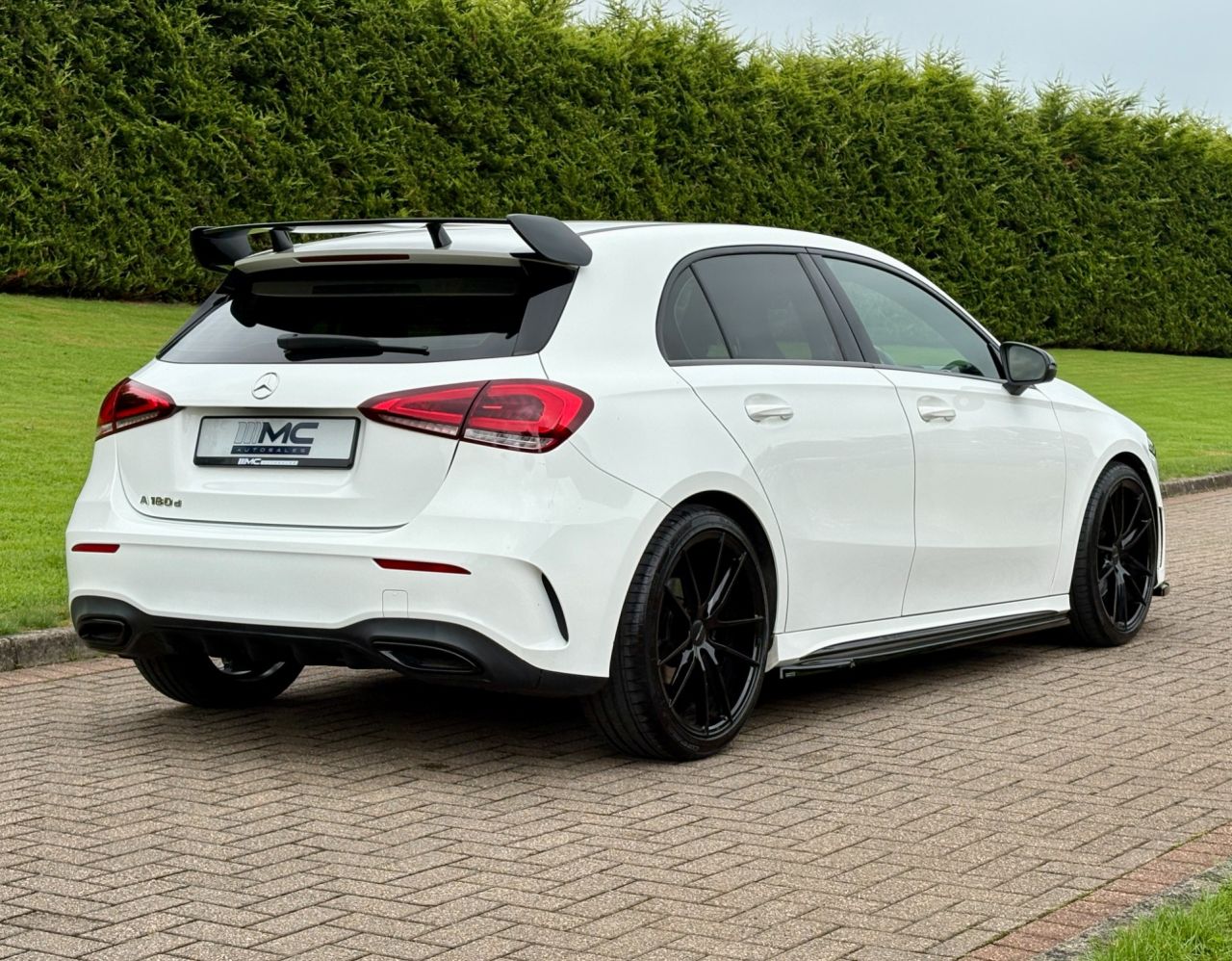 2018 MERCEDES A CLASS 1.5 A180d AMG Line Hatchback 5dr Diesel 7G-DCT Euro 6 (s/s) (116 ps) - vehicle photo 3 for sale on PureCar