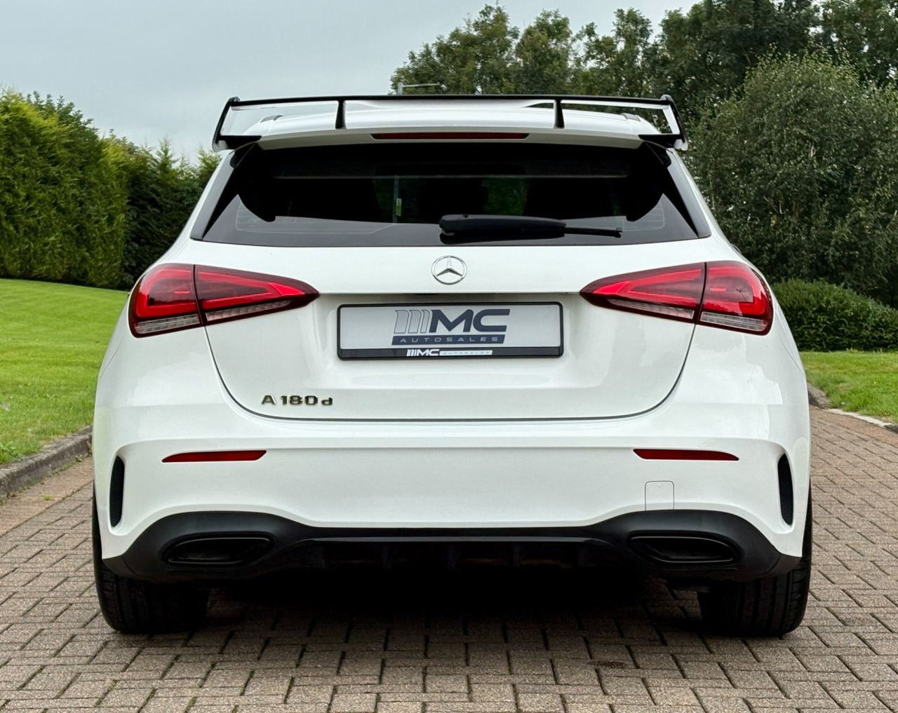2018 MERCEDES A CLASS 1.5 A180d AMG Line Hatchback 5dr Diesel 7G-DCT Euro 6 (s/s) (116 ps) - vehicle photo 9 for sale on PureCar