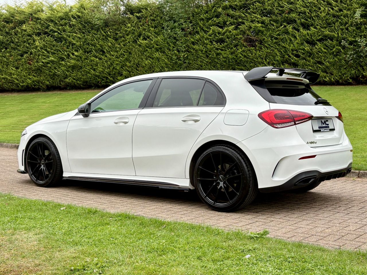 2018 MERCEDES A CLASS 1.5 A180d AMG Line Hatchback 5dr Diesel 7G-DCT Euro 6 (s/s) (116 ps) - vehicle photo 5 for sale on PureCar