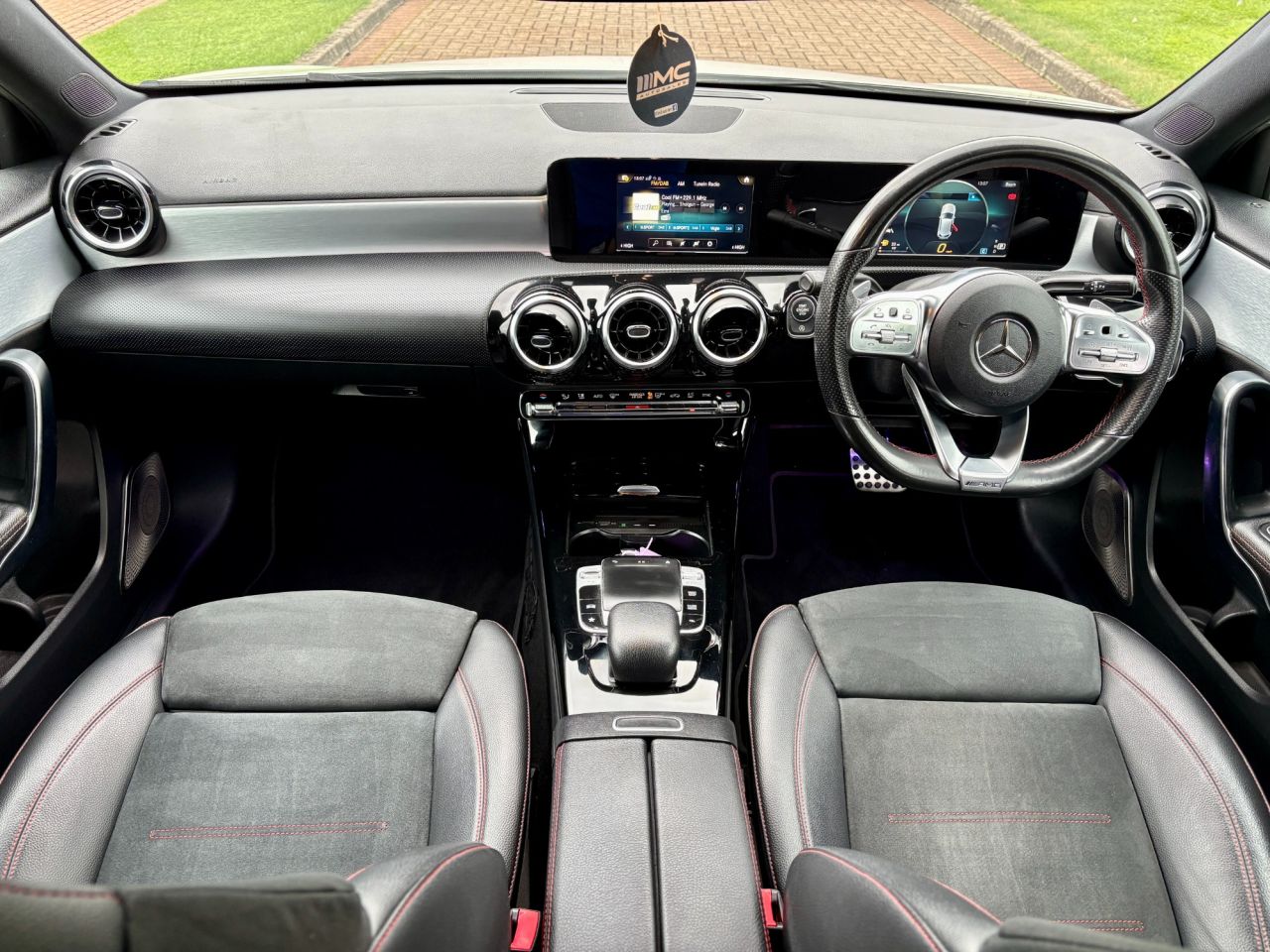 2018 MERCEDES A CLASS 1.5 A180d AMG Line Hatchback 5dr Diesel 7G-DCT Euro 6 (s/s) (116 ps) - vehicle photo 12 for sale on PureCar