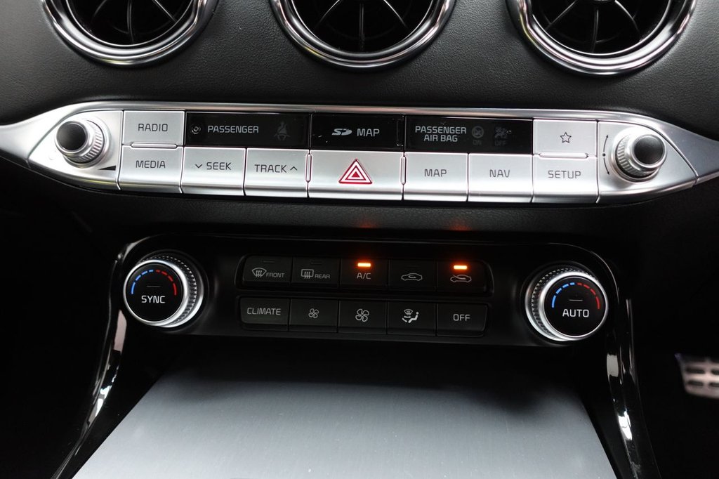 2019 Kia Stinger — image 31