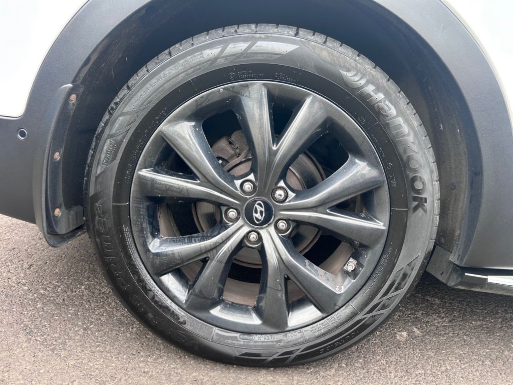 2017 Hyundai Santa Fe — image 18