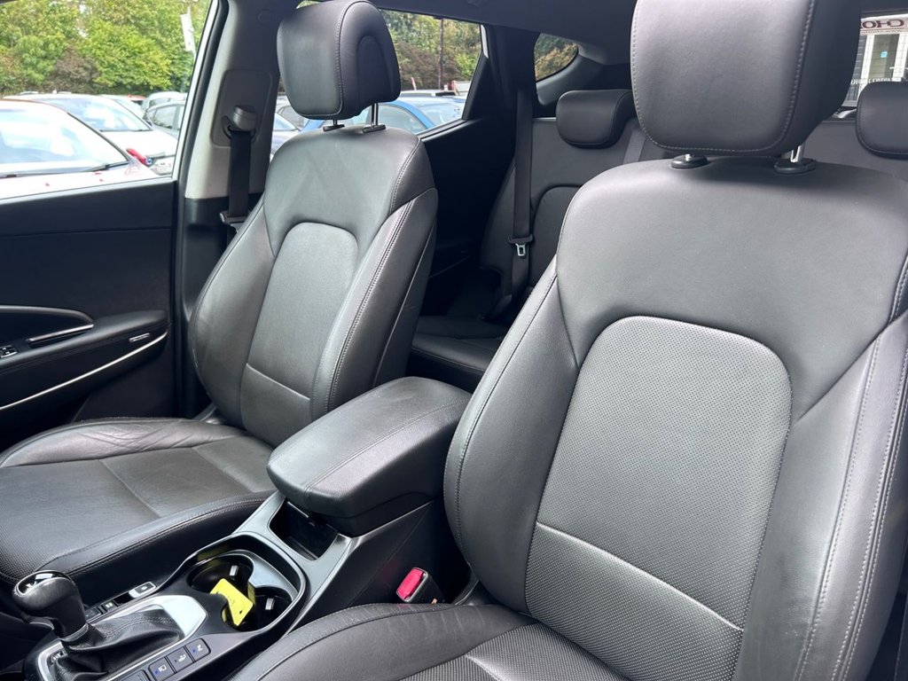 2017 Hyundai Santa Fe — image 25