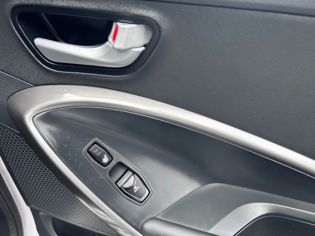 2017 Hyundai Santa Fe — image 35