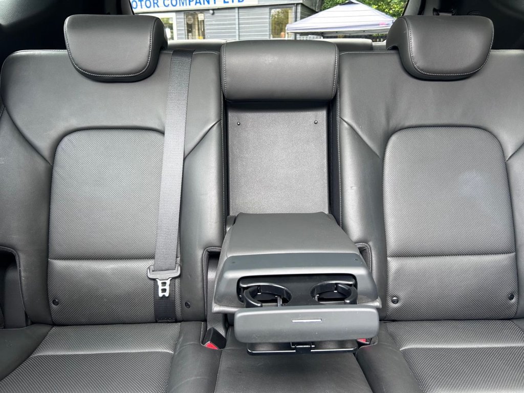 2017 Hyundai Santa Fe — image 37