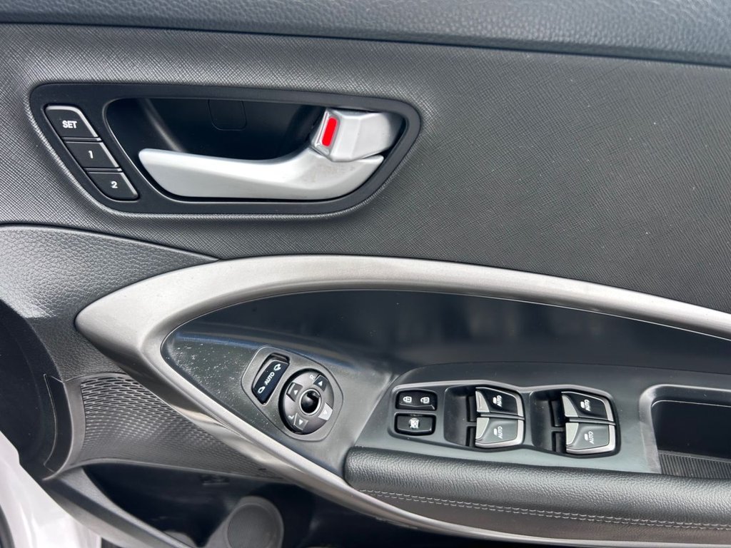 2017 Hyundai Santa Fe — image 40