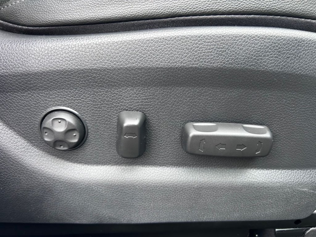 2017 Hyundai Santa Fe — image 42