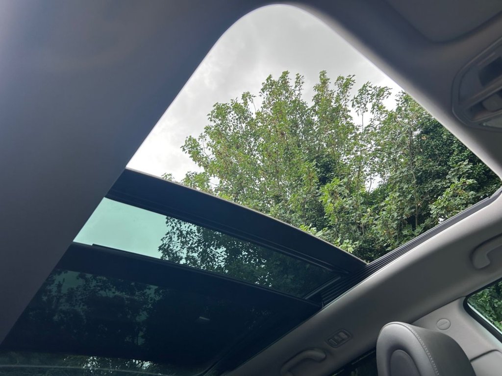 2017 Hyundai Santa Fe — image 43