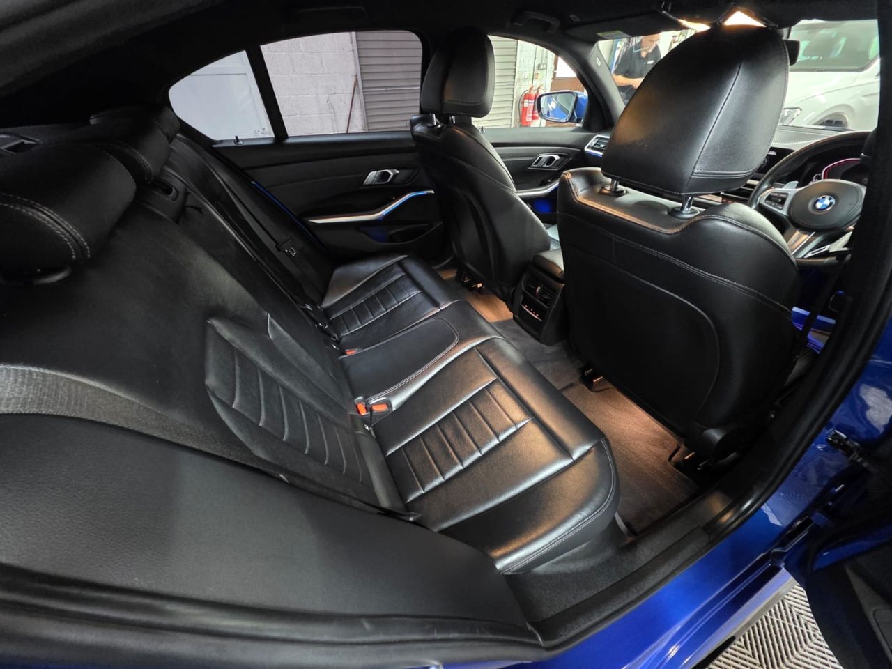 2020 BMW 3 SERIES 2.0 320d MHT M Sport Saloon 4dr Diesel Hybrid Auto Euro 6 (s/s) (190 ps) Pa - vehicle photo 17 for sale on PureCar