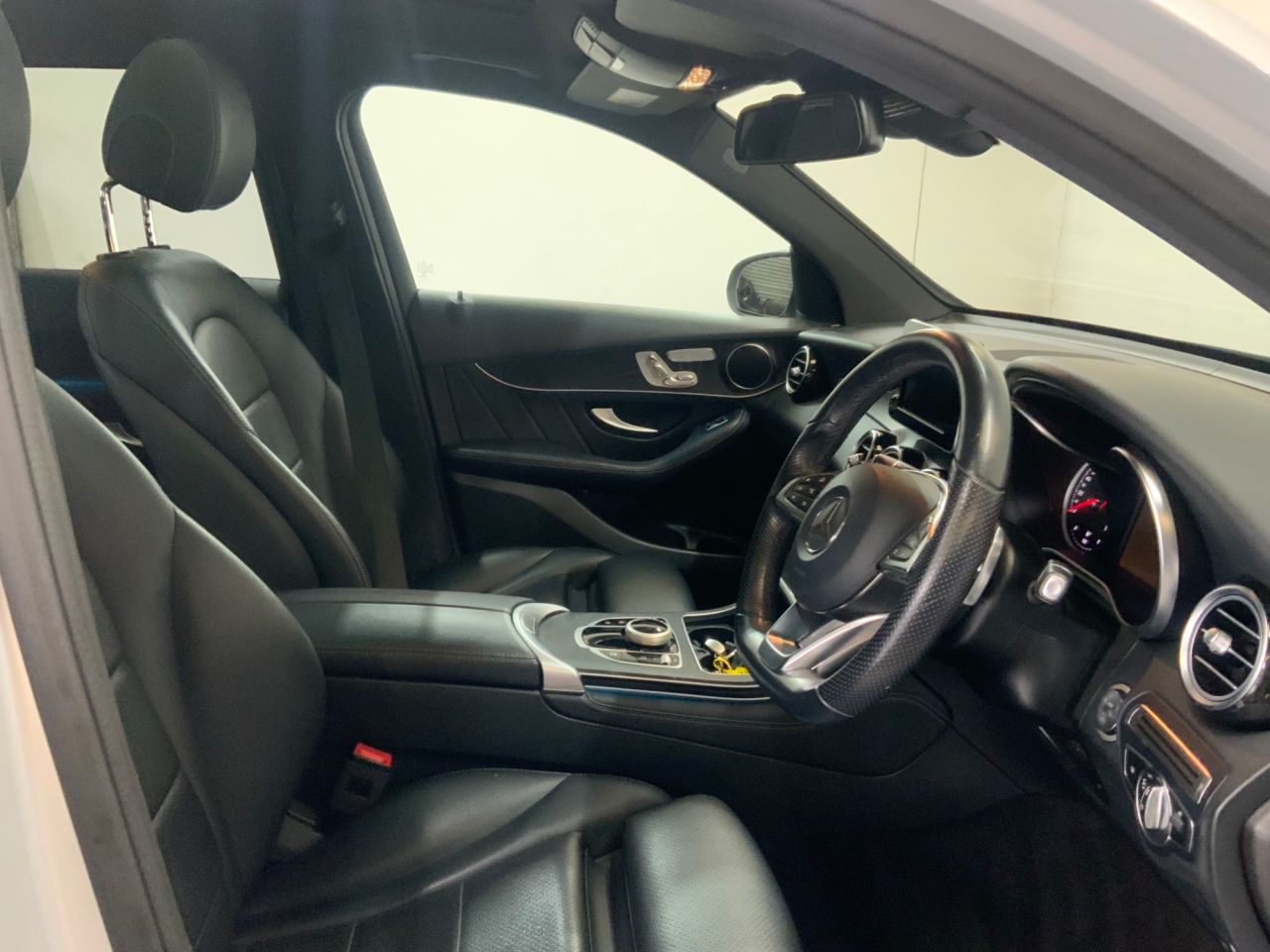 2018 MERCEDES GLC 2.0 GLC250 AMG Line (Premium) SUV 5dr Petrol G-Tronic 4MATIC Euro 6 (s/s) ( - vehicle photo 20 for sale on PureCar