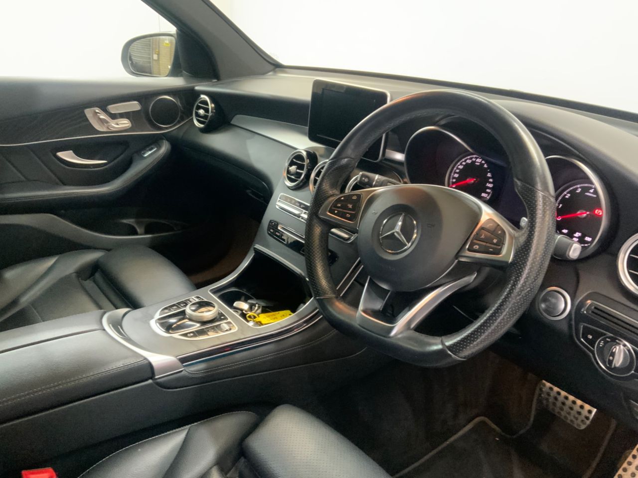 2018 MERCEDES GLC 2.0 GLC250 AMG Line (Premium) SUV 5dr Petrol G-Tronic 4MATIC Euro 6 (s/s) ( - vehicle photo 25 for sale on PureCar