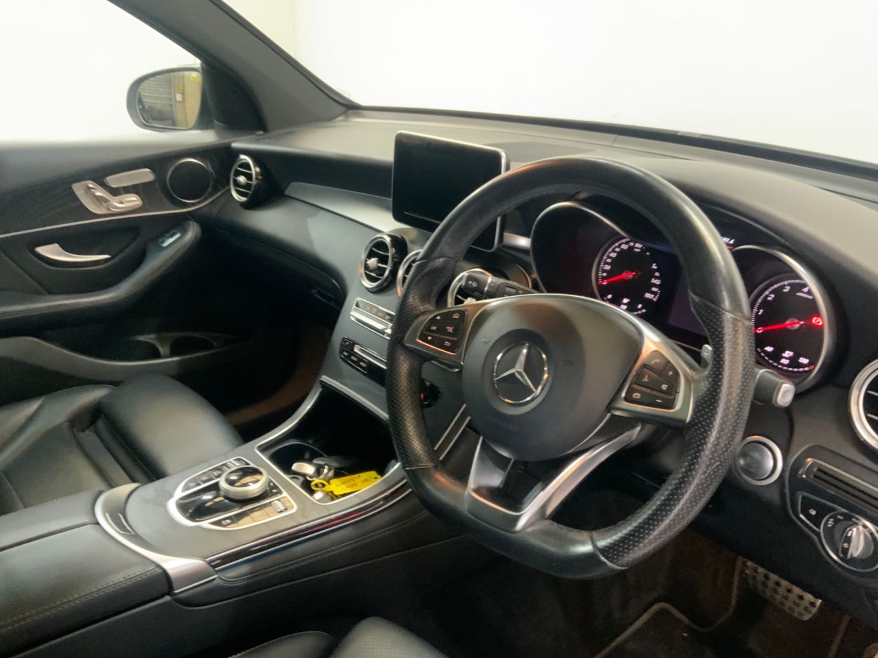 2018 MERCEDES GLC 2.0 GLC250 AMG Line (Premium) SUV 5dr Petrol G-Tronic 4MATIC Euro 6 (s/s) ( - vehicle photo 26 for sale on PureCar