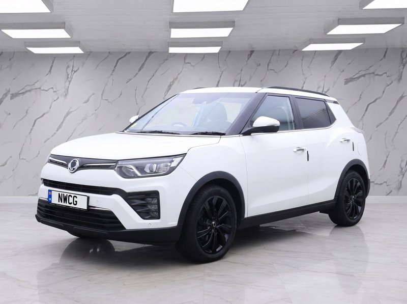 2021 SsangYong Tivoli in white — photo 2 of 11