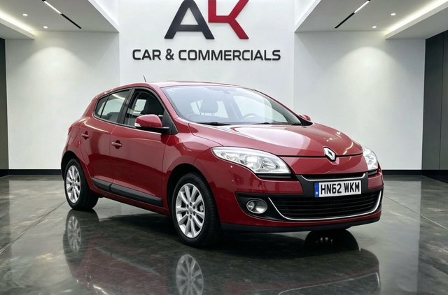 2012 RENAULT 1.5 DCI EXPRESSION HATCHBACK 5DR DIESEL MANUAL EURO 5 90 PS YEAR 2012... photo