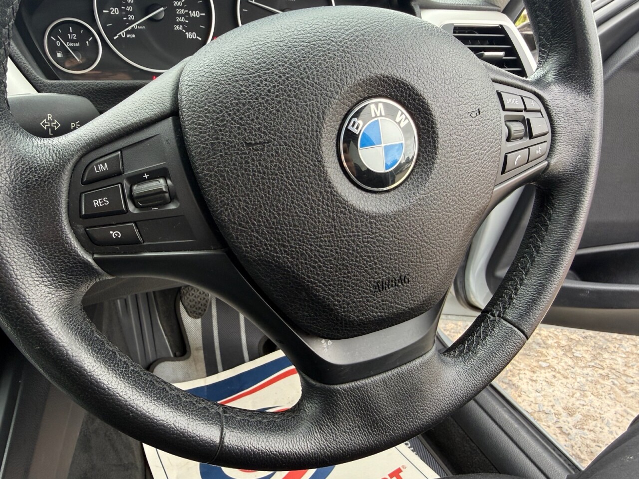 2014 BMW 3 SERIES 2.0 320d ED EfficientDynamics Saloon 4dr Diesel Manual Euro 5 (s/s) (163 ps - vehicle photo 10 for sale on PureCar
