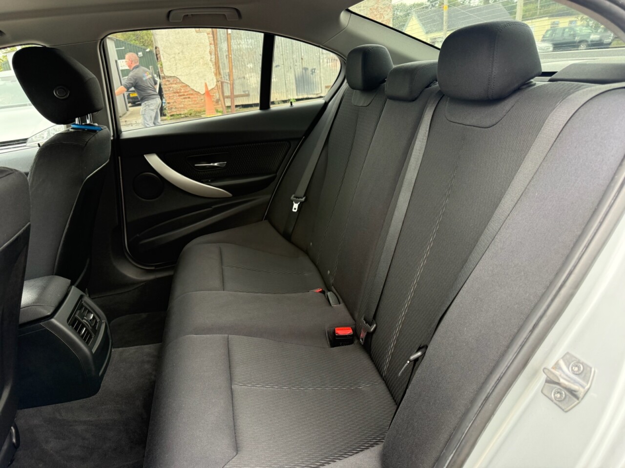 2014 BMW 3 SERIES 2.0 320d ED EfficientDynamics Saloon 4dr Diesel Manual Euro 5 (s/s) (163 ps - vehicle photo 18 for sale on PureCar