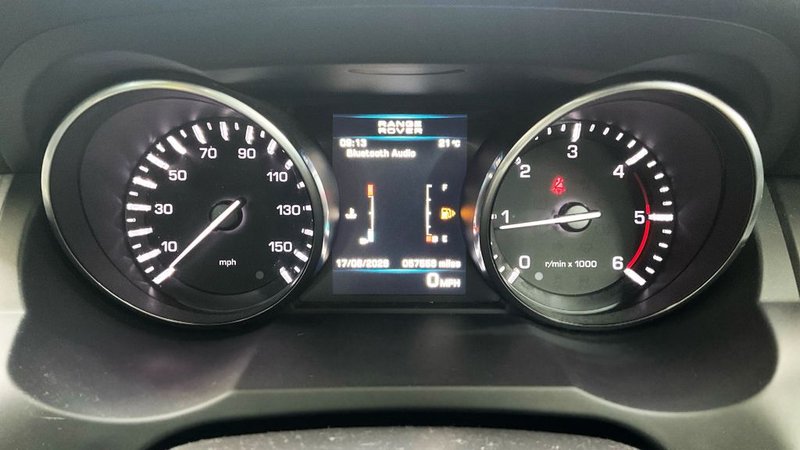 2013 Land Rover Range Rover Evoque in red — photo 7 of 10