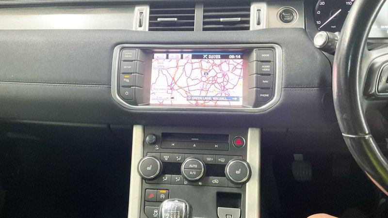 2013 Land Rover Range Rover Evoque in red — photo 6 of 10