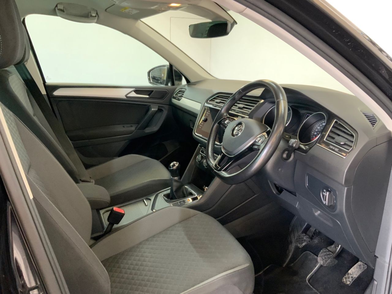 2019 VOLKSWAGEN TIGUAN 2.0 TDI Match SUV 5dr Diesel Manual Euro 6 (s/s) (150 ps) - vehicle photo 21 for sale on PureCar