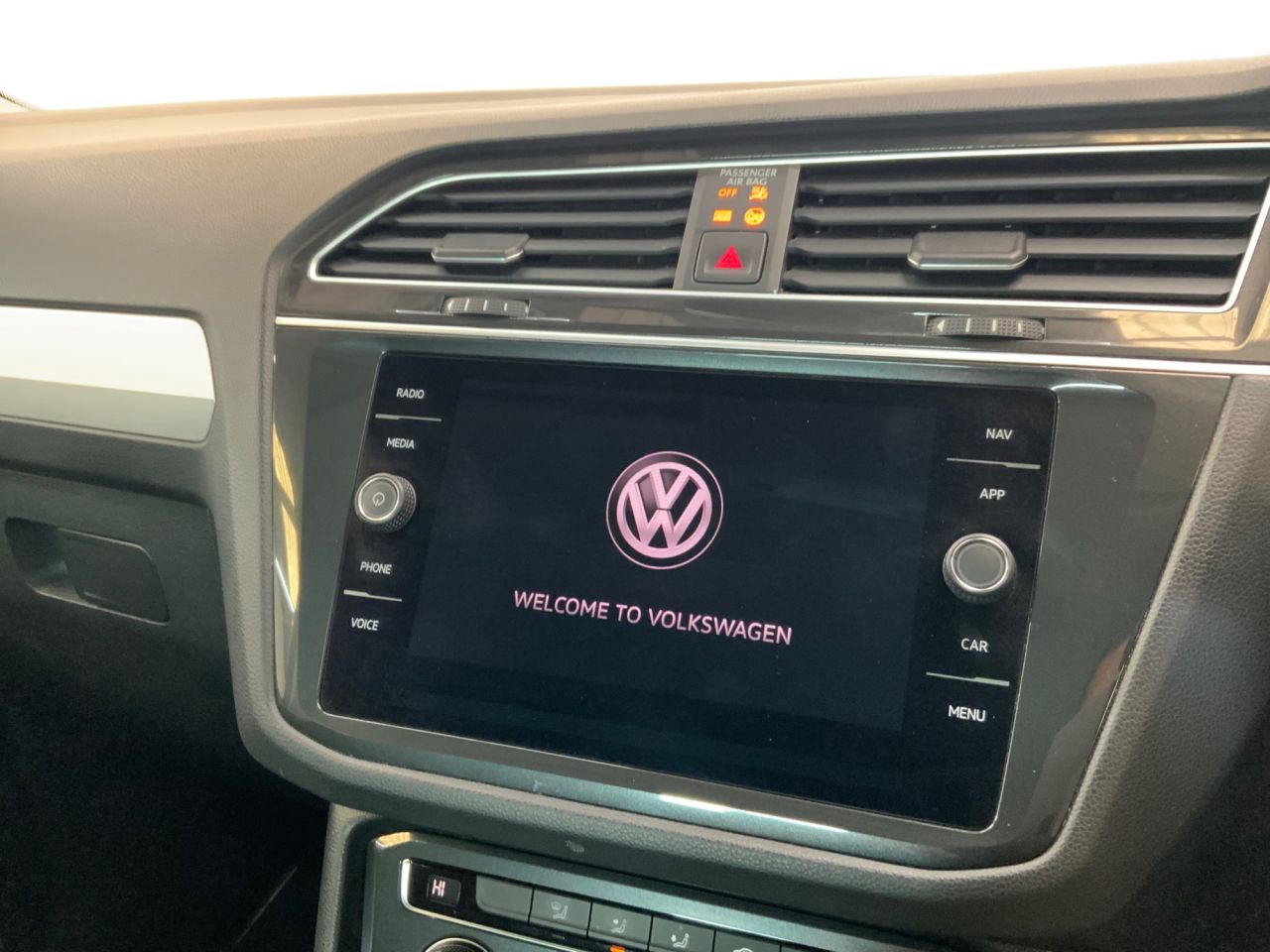 2019 VOLKSWAGEN TIGUAN 2.0 TDI Match SUV 5dr Diesel Manual Euro 6 (s/s) (150 ps) - vehicle photo 23 for sale on PureCar