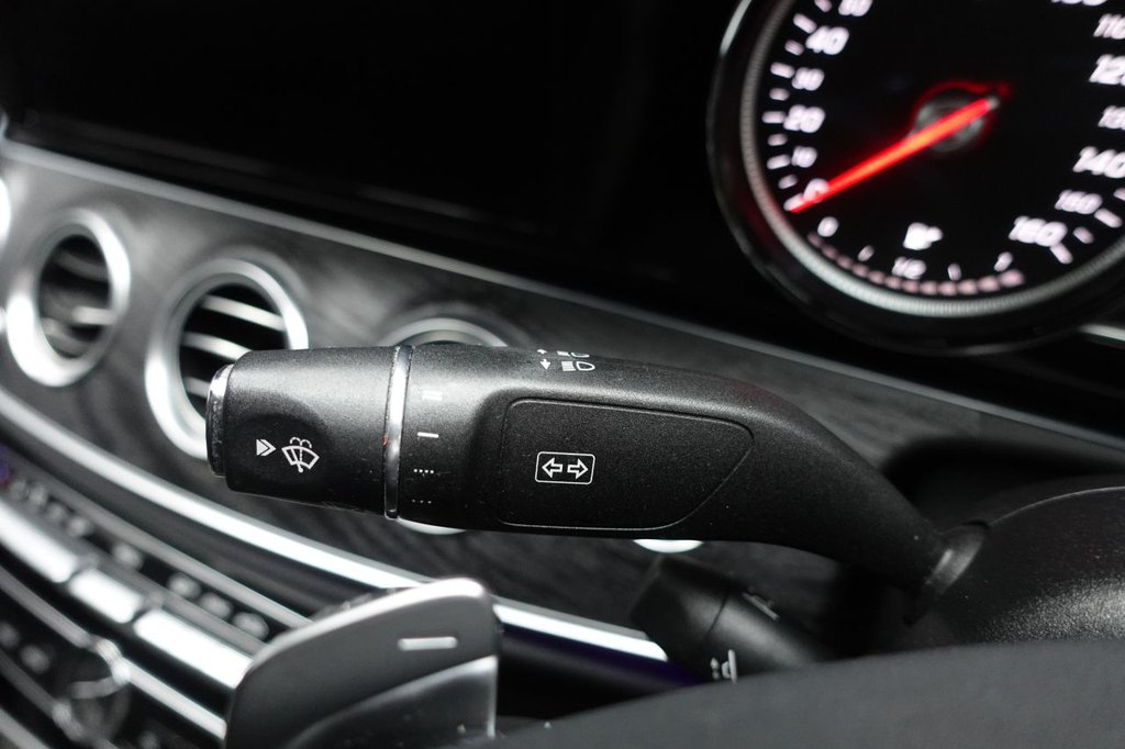 2016 Mercedes-Benz E-Class — image 31