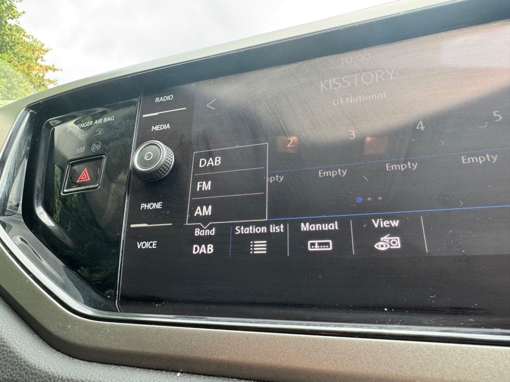 2021 Volkswagen Polo — image 35