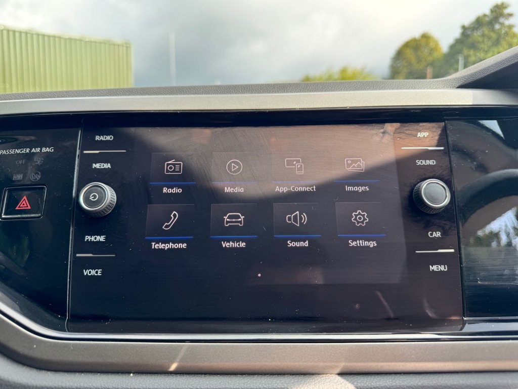 2021 Volkswagen Polo — image 43