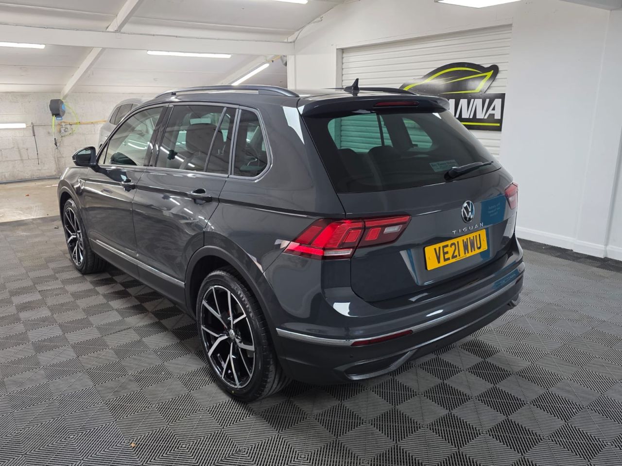 2021 VOLKSWAGEN TIGUAN 1.5 TSI Life SUV 5dr Petrol DSG Euro 6 (s/s) (150 ps) 1 Owner - Sensors ! - vehicle photo 3 for sale on PureCar