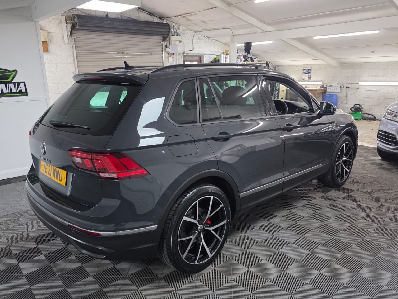 2021 VOLKSWAGEN TIGUAN 1.5 TSI Life SUV 5dr Petrol DSG Euro 6 (s/s) (150 ps) 1 Owner - Sensors ! - vehicle photo 5 for sale on PureCar