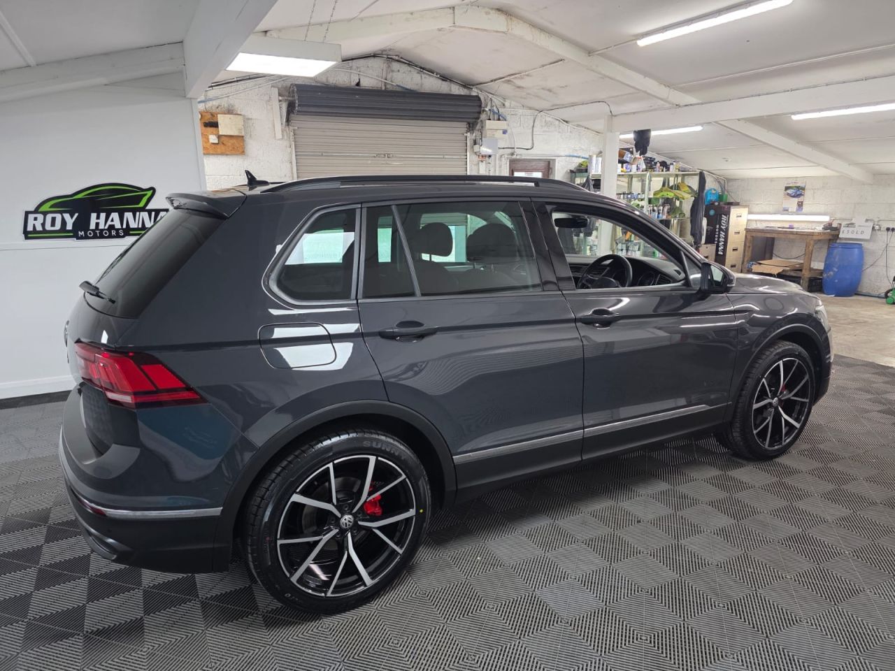 2021 VOLKSWAGEN TIGUAN 1.5 TSI Life SUV 5dr Petrol DSG Euro 6 (s/s) (150 ps) 1 Owner - Sensors ! - vehicle photo 6 for sale on PureCar