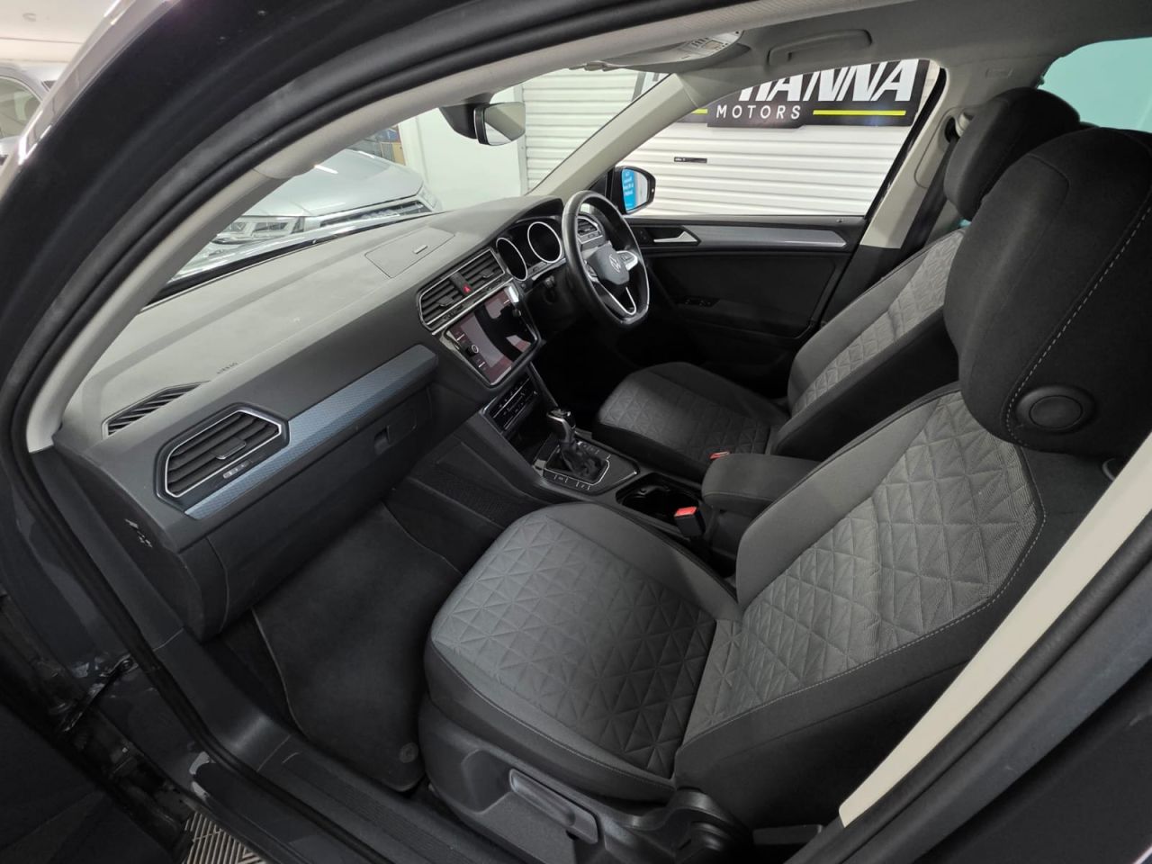 2021 VOLKSWAGEN TIGUAN 1.5 TSI Life SUV 5dr Petrol DSG Euro 6 (s/s) (150 ps) 1 Owner - Sensors ! - vehicle photo 10 for sale on PureCar