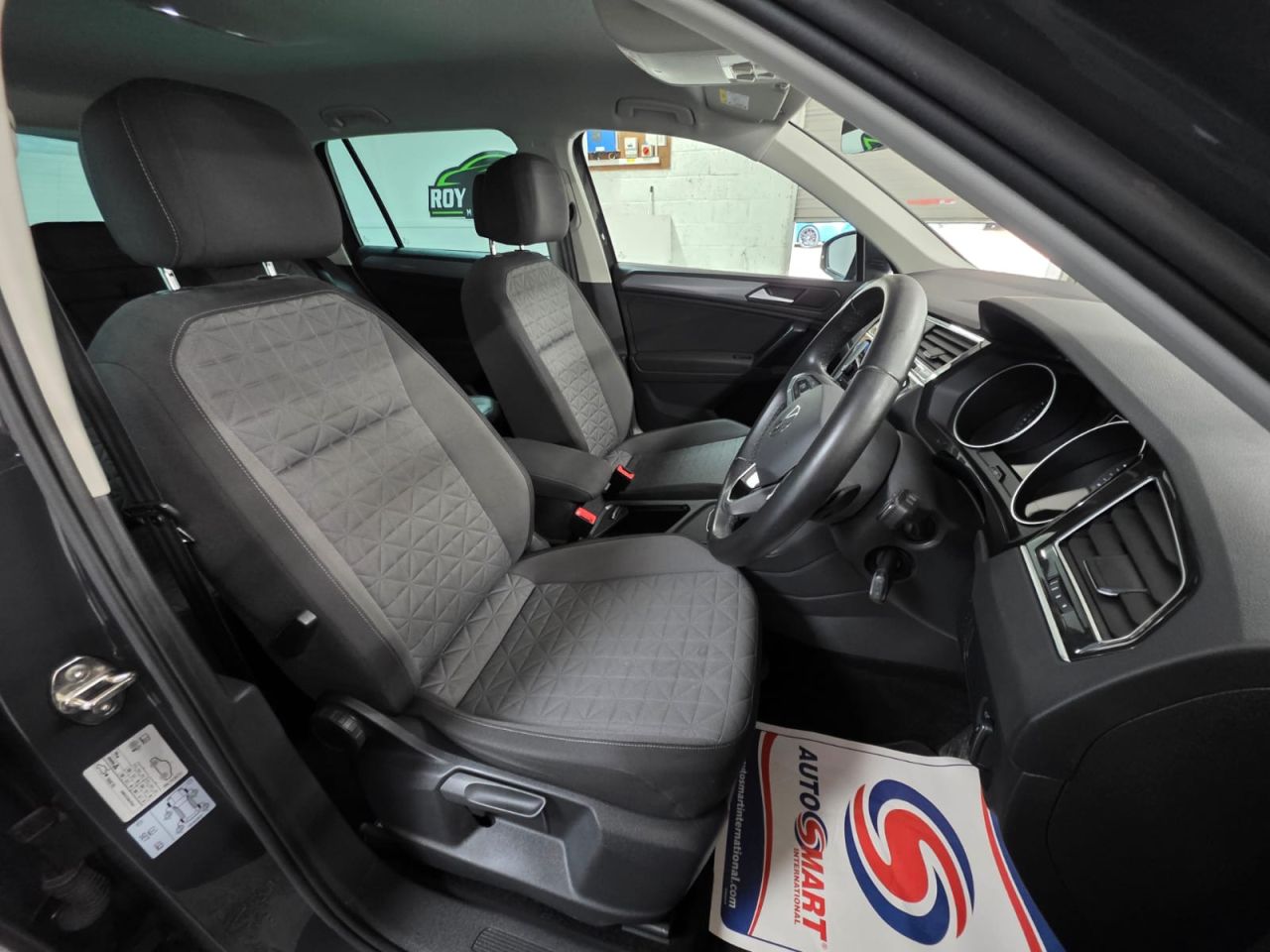 2021 VOLKSWAGEN TIGUAN 1.5 TSI Life SUV 5dr Petrol DSG Euro 6 (s/s) (150 ps) 1 Owner - Sensors ! - vehicle photo 18 for sale on PureCar