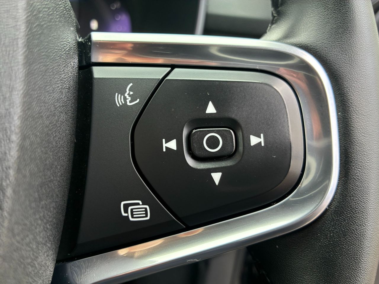 2023 VOLVO XC40 2.0 B3 MHEV Plus Dark SUV 5dr Petrol Hybrid DCT Auto Euro 6 (s/s) (163 ps) - vehicle photo 33 for sale on PureCar