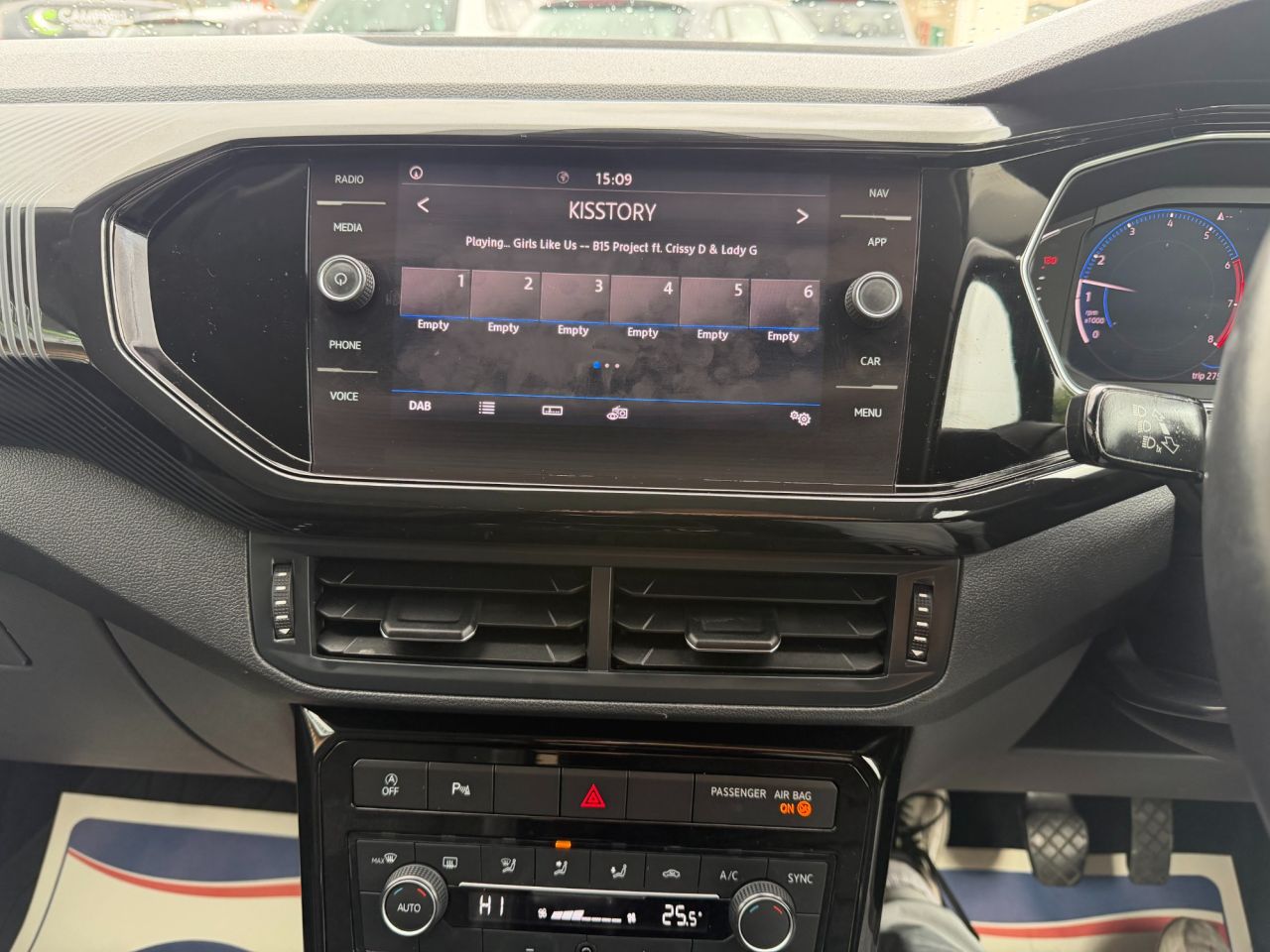 2019 VOLKSWAGEN T-CROSS 1.0 TSI First Edition SUV 5dr Petrol Manual Euro 6 (s/s) (115 ps) - vehicle photo 11 for sale on PureCar